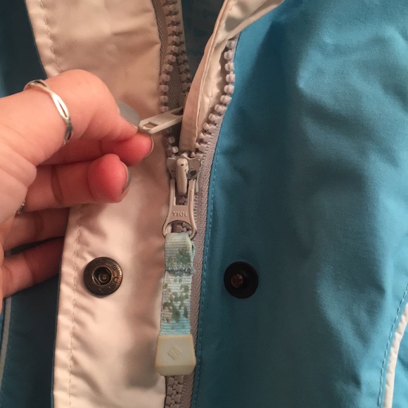 Girls Columbia winter jacket outer shell - Picture 6 of 13